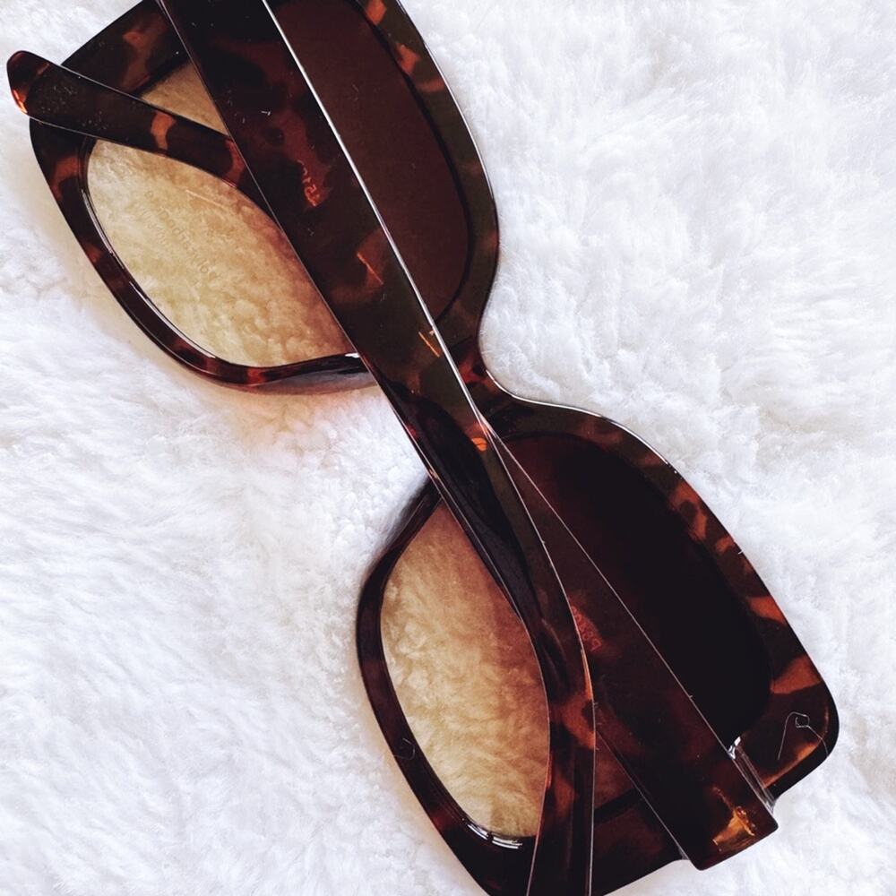 Eva Tortoise Brown Square-Framed Sunglasses - Picture 12 of 13